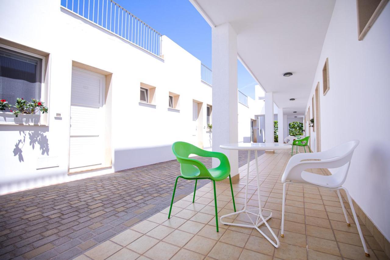 Donnosanto Residence Torre Santa Sabina Exterior photo
