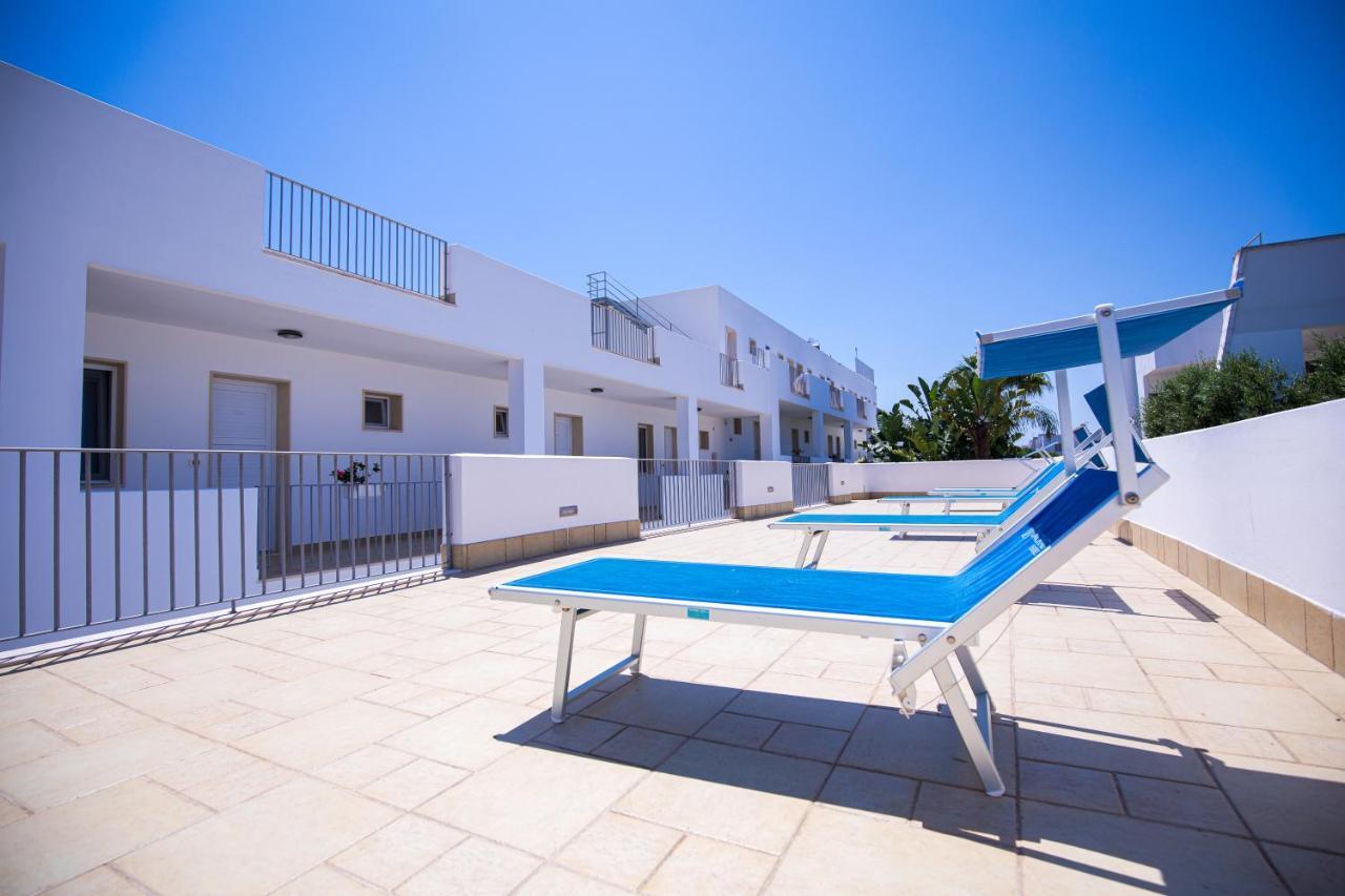 Donnosanto Residence Torre Santa Sabina Exterior photo